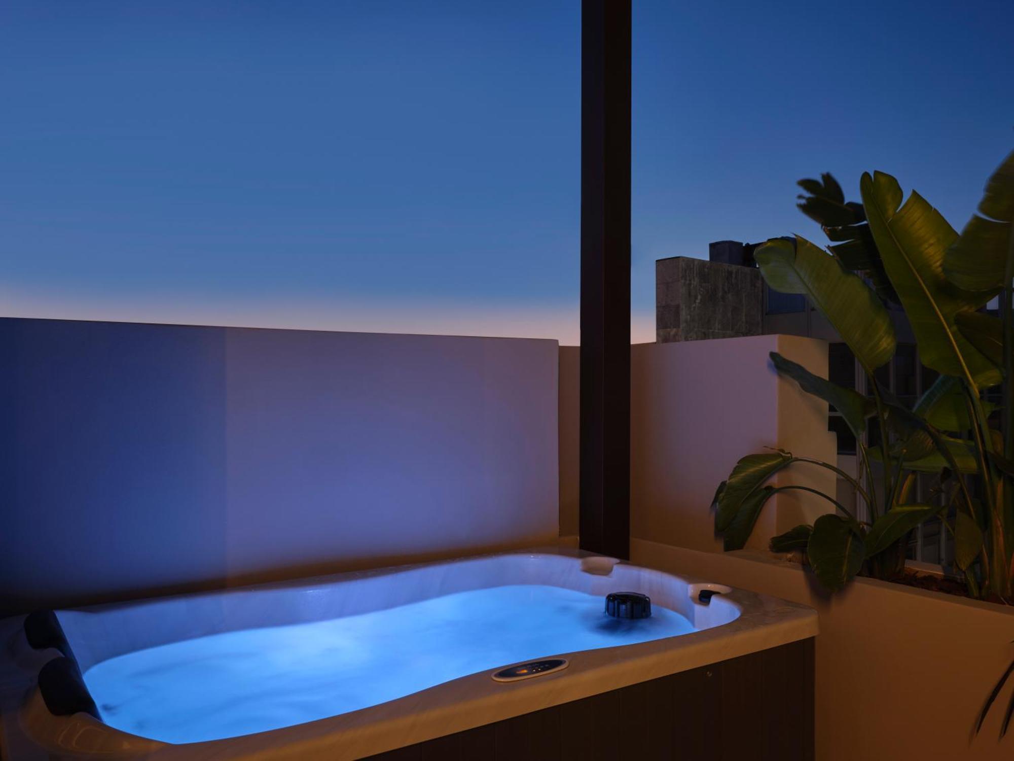 Nur Edge Aparthotel - Acropolis Skyline Athens Exterior photo
